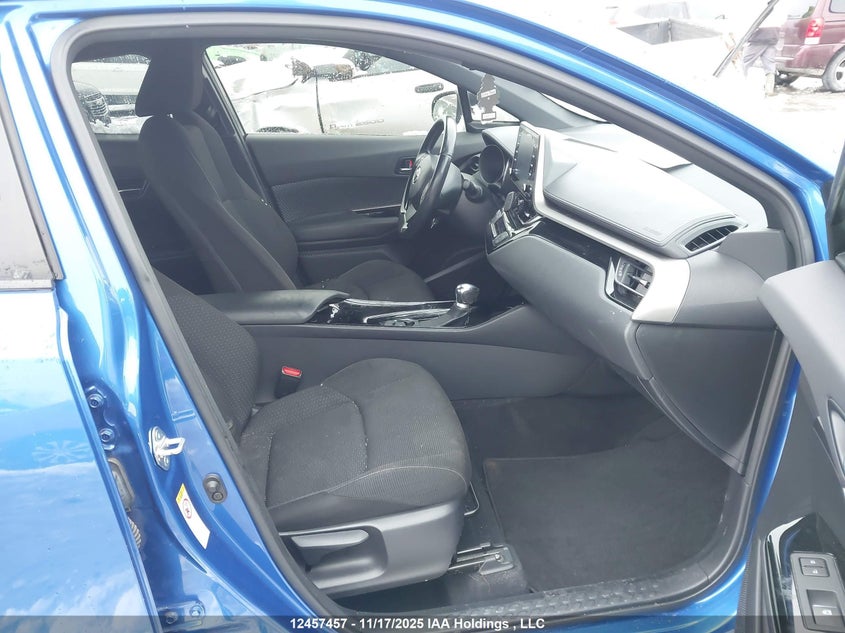 JTNKHMBX0K1041093 2019 TOYOTA C-HR photo no. 5