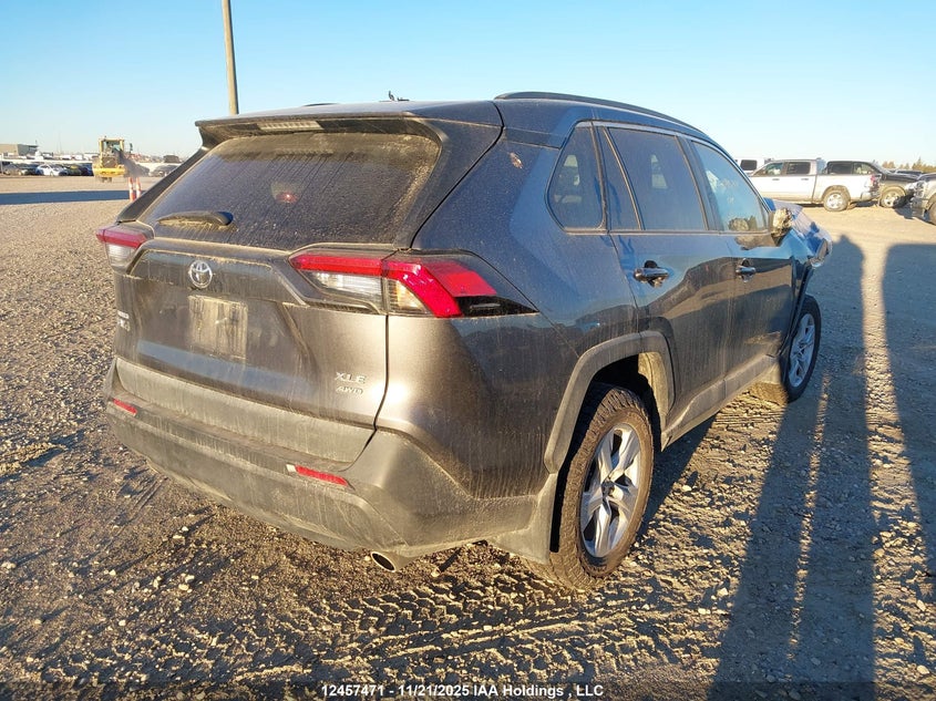 2T3R1RFV5MC182499 2021 TOYOTA RAV 4 photo no. 4
