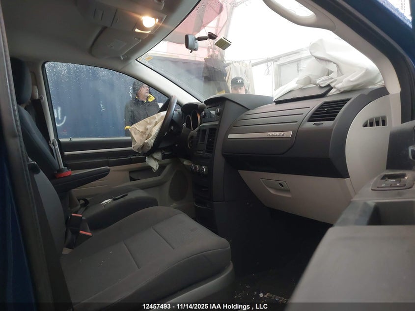 2D4RN4DEXAR430182 2010 DODGE CARAVAN photo no. 5
