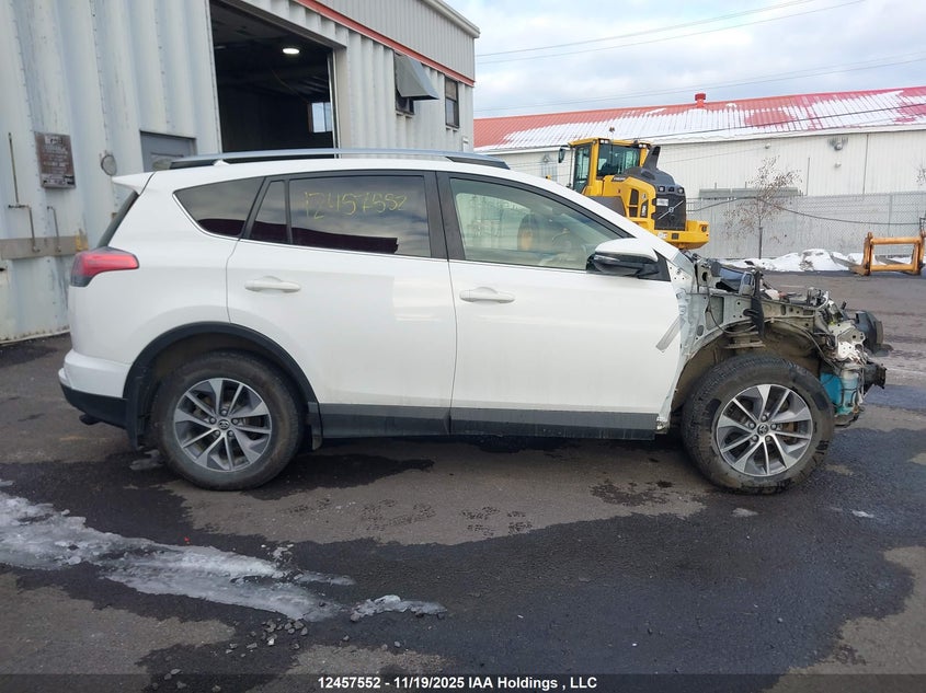 JTMRJREV9JD221703 2018 TOYOTA RAV 4 photo no. 14