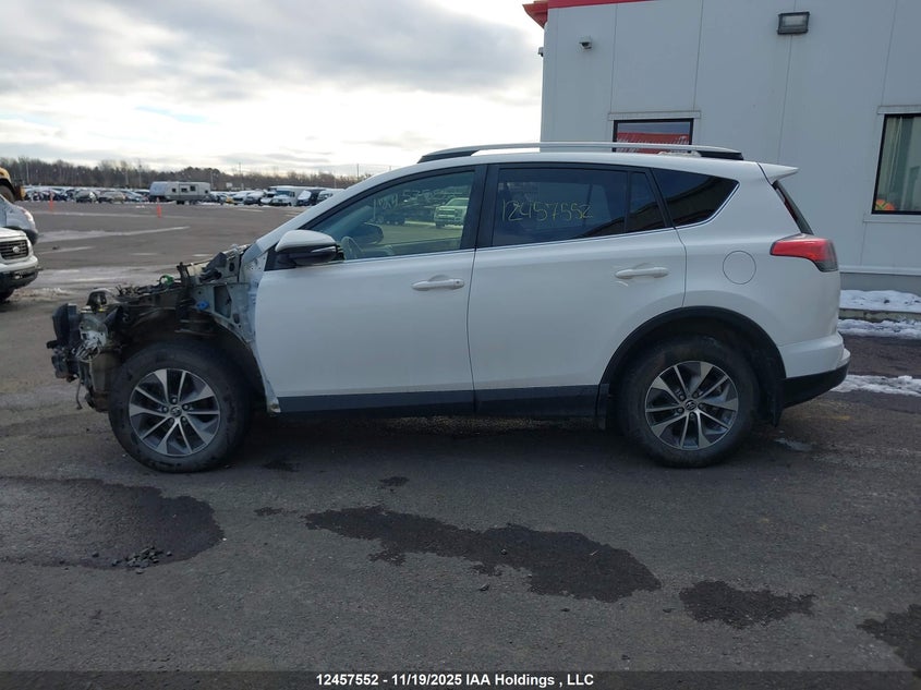 JTMRJREV9JD221703 2018 TOYOTA RAV 4 photo no. 15