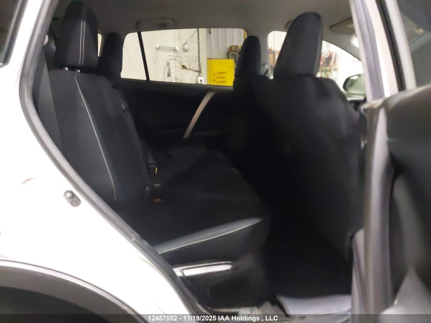 JTMRJREV9JD221703 2018 TOYOTA RAV 4 photo no. 8
