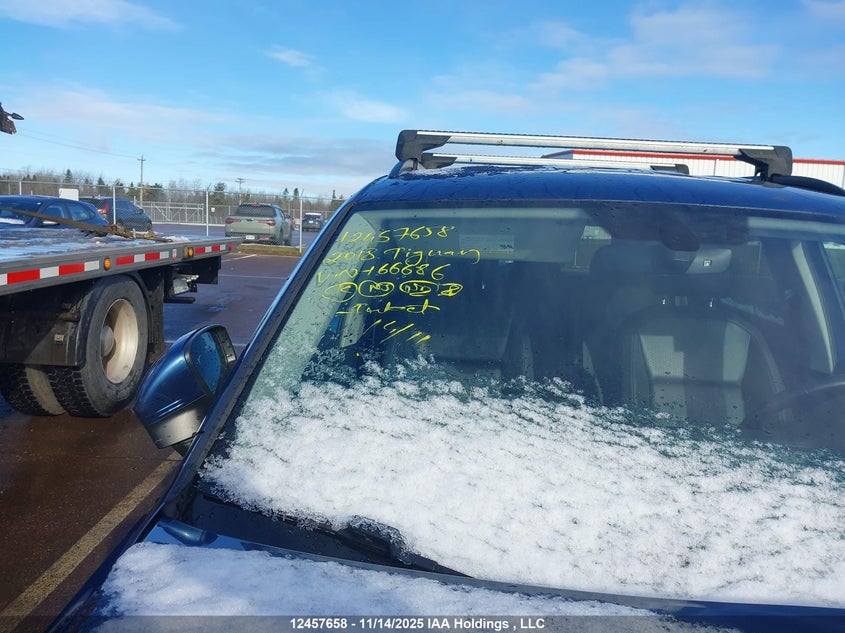 2018 Volkswagen Tiguan Comfortline VIN: 3VV2B7AX0JM166686 Lot: 12457658