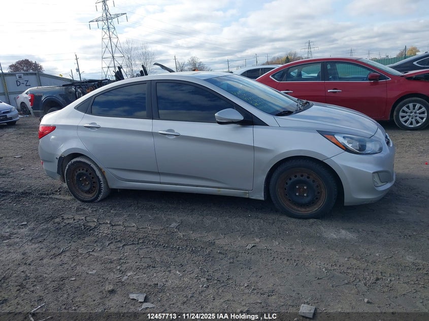 2013 Hyundai Accent Gls/Se VIN: KMHCU4AE1DU327472 Lot: 12457713