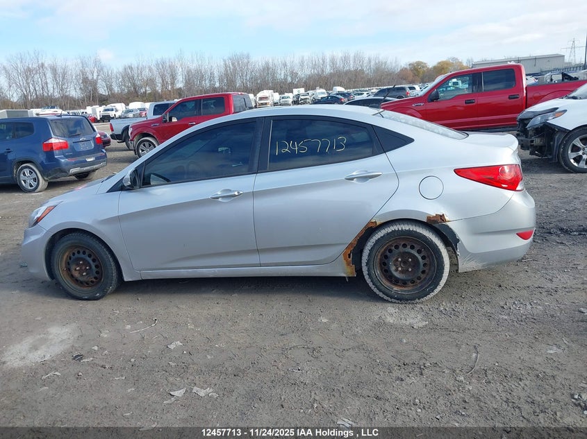 2013 Hyundai Accent Gls/Se VIN: KMHCU4AE1DU327472 Lot: 12457713