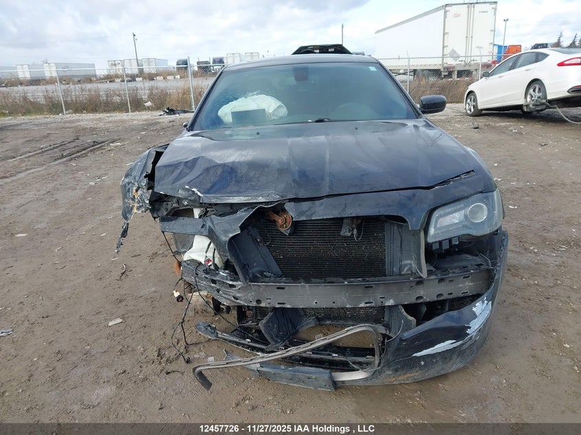 2C3CCABG1JH299603 2018 CHRYSLER 300 photo no. 12