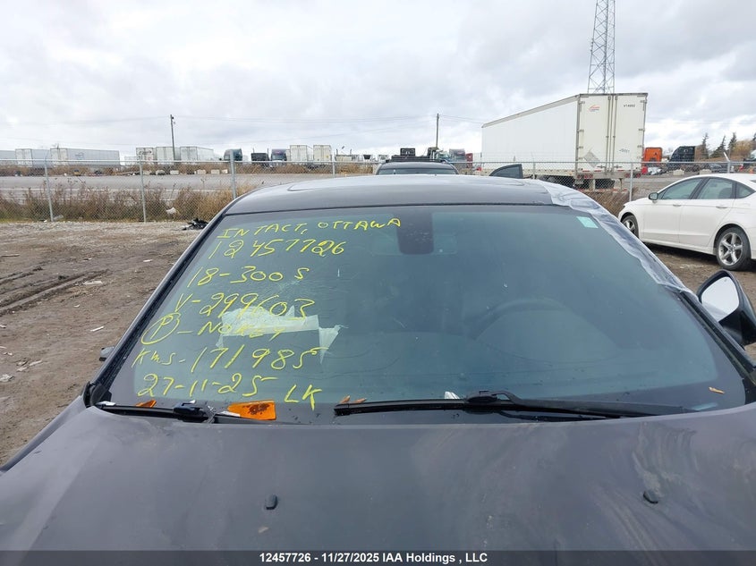 2C3CCABG1JH299603 2018 CHRYSLER 300 photo no. 17