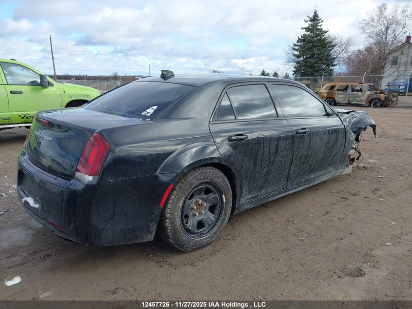2C3CCABG1JH299603 2018 CHRYSLER 300 photo no. 4