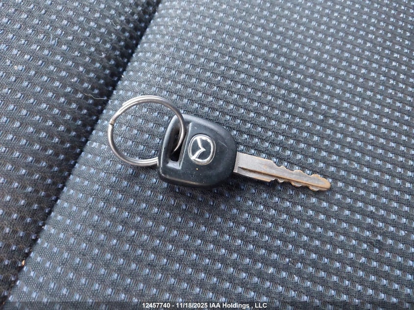 2005 Mazda 3 S VIN: JM1BK123451325820 Lot: 12457740