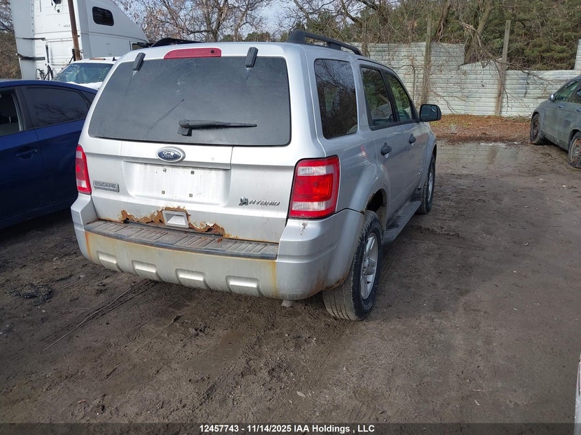 1FMCU4K39AKA27697 2010 FORD ESCAPE photo no. 4