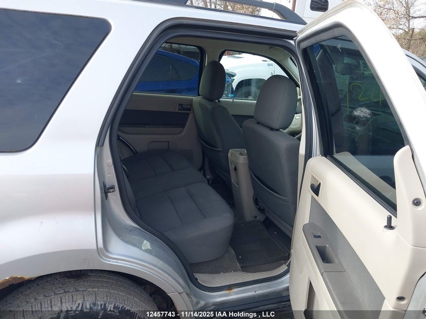 1FMCU4K39AKA27697 2010 FORD ESCAPE photo no. 8
