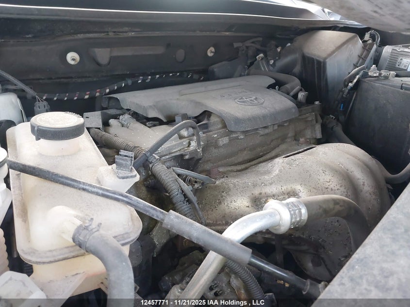 2018 Toyota Rav4 Le VIN: 2T3BFREV8JW696653 Lot: 12457771