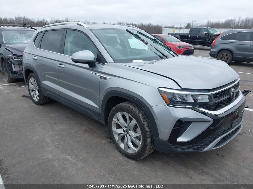 3VVLX7B22NM093352 VOLKSWAGEN TAOS Photo 1