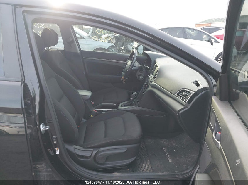 KMHD84LFXJU666905 2018 HYUNDAI ELANTRA photo no. 5