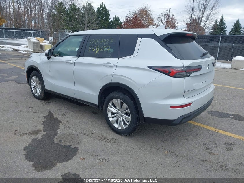 JA4J4UA88SZ626697 2025 MITSUBISHI OUTLANDER photo no. 3