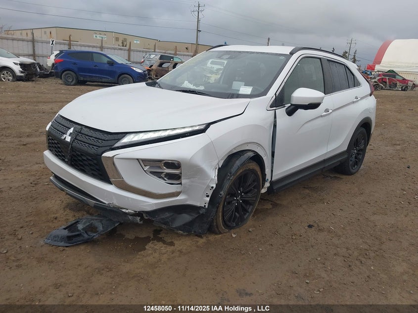 JA4ATVAA0NZ610025 2022 MITSUBISHI ECLIPSE CROSS photo no. 2