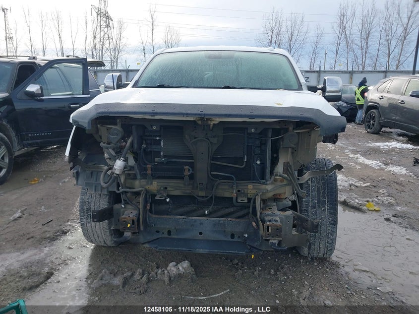 1N6AA1E57HN529212 2017 NISSAN TITAN photo no. 13