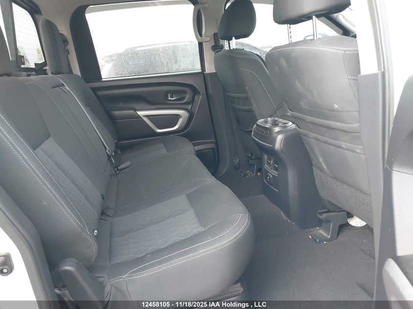 1N6AA1E57HN529212 2017 NISSAN TITAN photo no. 8