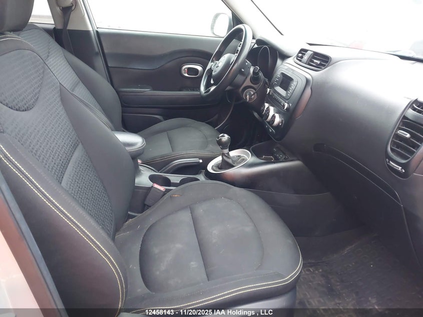 KNDJP3A59G7818923 2016 KIA SOUL photo no. 5
