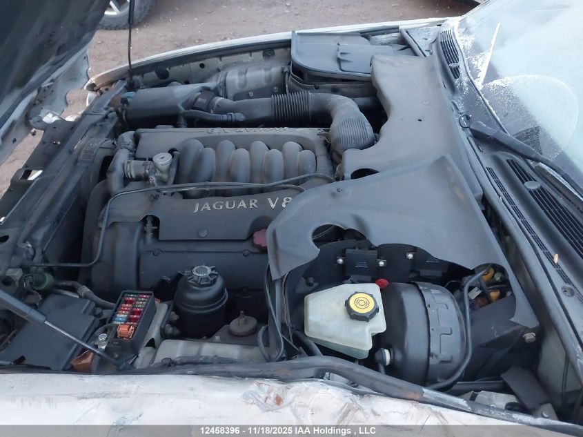 1998 Jaguar Xj8 VIN: SAJHN1240WC826141 Lot: 12458396