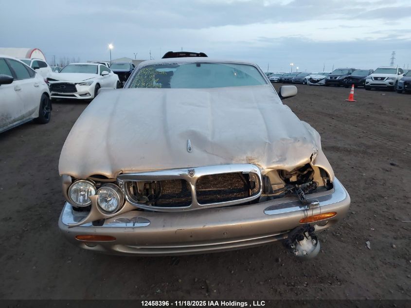 1998 Jaguar Xj8 VIN: SAJHN1240WC826141 Lot: 12458396