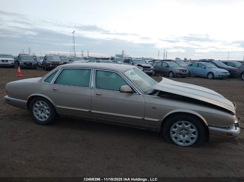 1998 Jaguar Xj8 VIN: SAJHN1240WC826141 Lot: 12458396