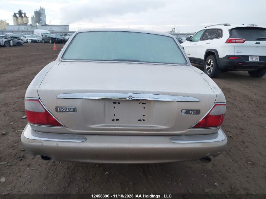 1998 Jaguar Xj8 VIN: SAJHN1240WC826141 Lot: 12458396
