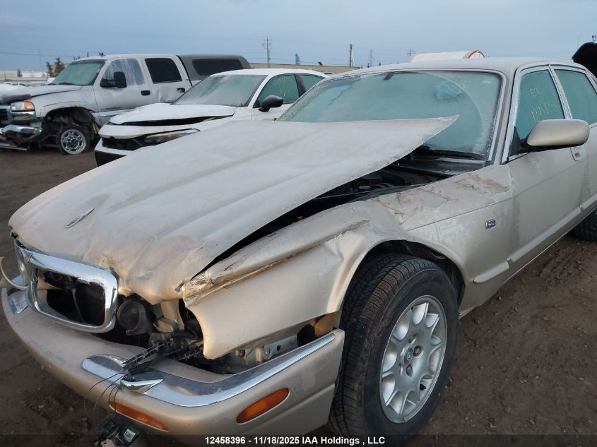 1998 Jaguar Xj8 VIN: SAJHN1240WC826141 Lot: 12458396