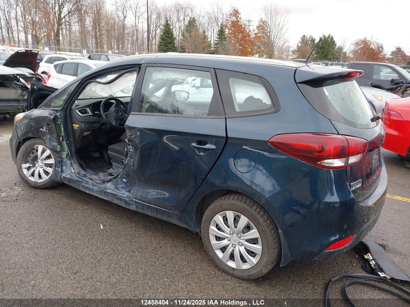 KNAHT8A36H7168937 2017 KIA RONDO photo no. 3
