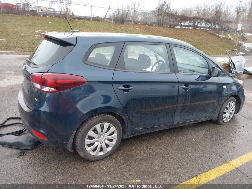 KNAHT8A36H7168937 2017 KIA RONDO photo no. 4