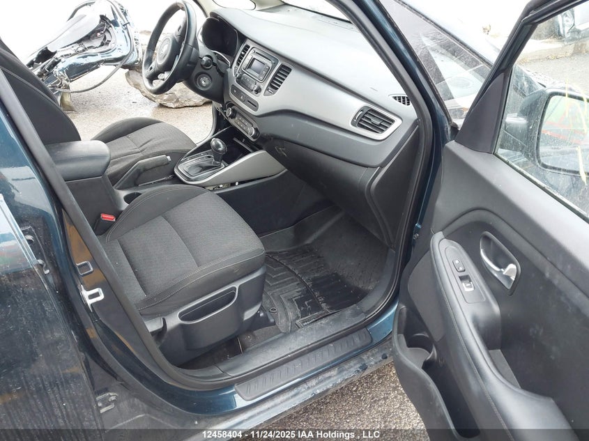 KNAHT8A36H7168937 2017 KIA RONDO photo no. 5