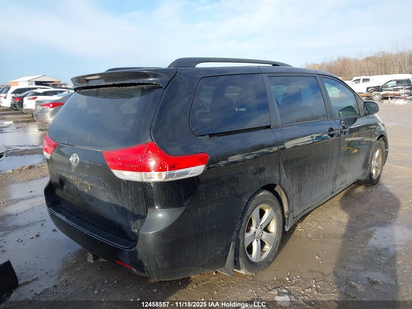 5TDKK3DC0BS058442 2011 TOYOTA SIENNA photo no. 4