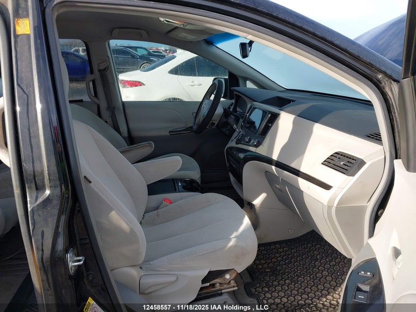 5TDKK3DC0BS058442 2011 TOYOTA SIENNA photo no. 5