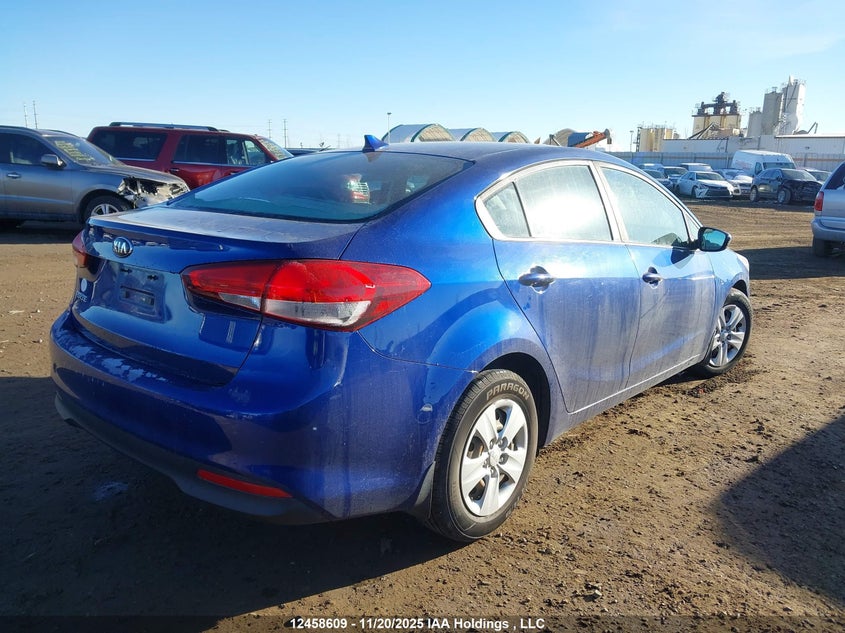 3KPFK4A74JE216286 2018 KIA FORTE photo no. 4