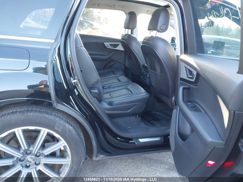 WA1AAAF75HD057370 2017 AUDI Q7 photo no. 8