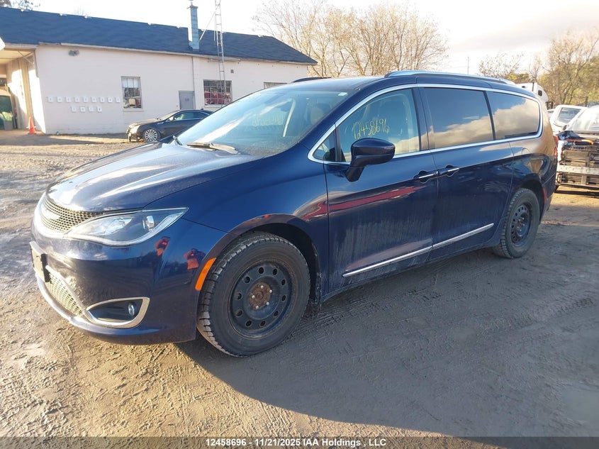 2C4RC1BG3JR306566 2018 CHRYSLER PACIFICA photo no. 2