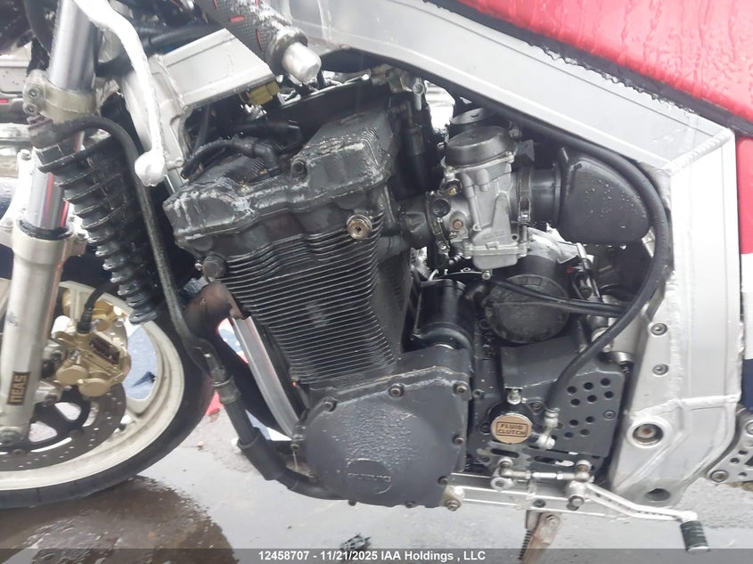 1986 Suzuki Gsx-R1100 VIN: JS1GU74A4G2102229 Lot: 12458707