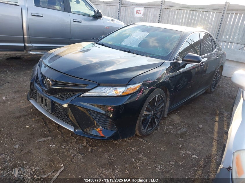 4T1BZ1HK6JU503175 2018 TOYOTA CAMRY photo no. 2