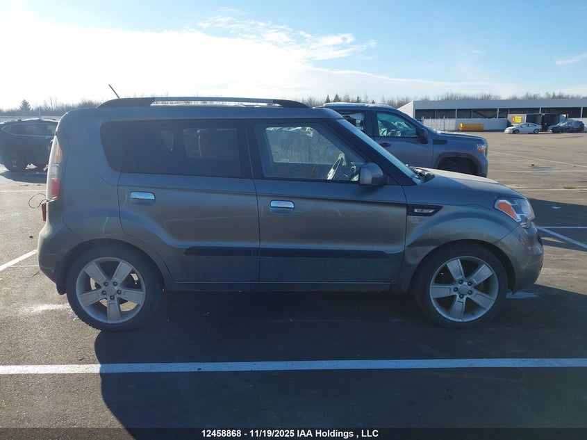 KNDJT2A29A7055174 2010 KIA SOUL photo no. 13