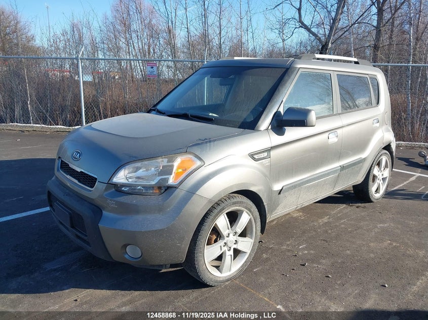 KNDJT2A29A7055174 2010 KIA SOUL photo no. 2