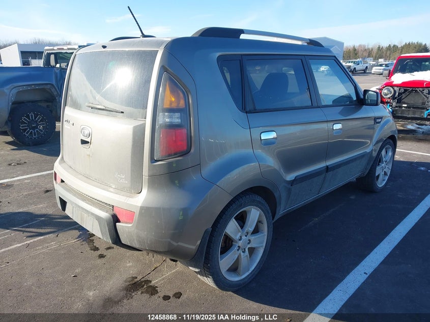 KNDJT2A29A7055174 2010 KIA SOUL photo no. 4