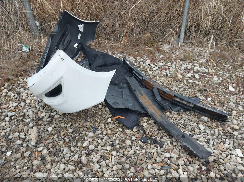 2011 Hyundai Sonata Gl VIN: 5NPEB4AC8BH015870 Lot: 12458907