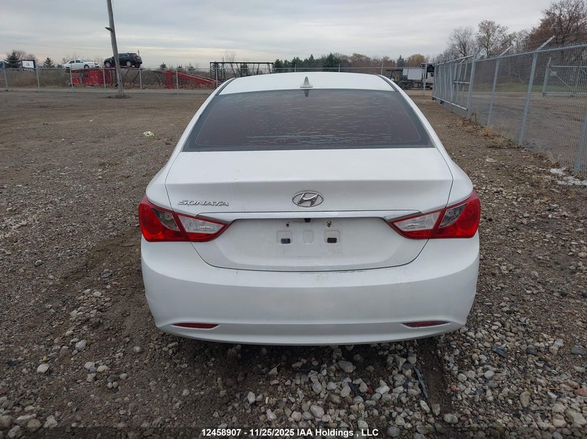 2011 Hyundai Sonata Gl VIN: 5NPEB4AC8BH015870 Lot: 12458907