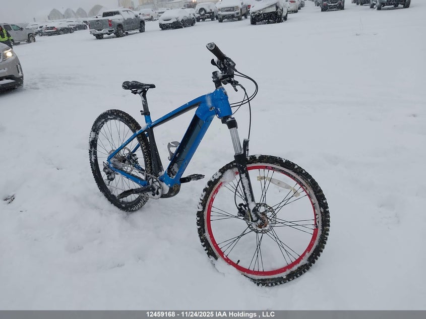 00000000001000000 2023 Trek E-Bike auction photo 1