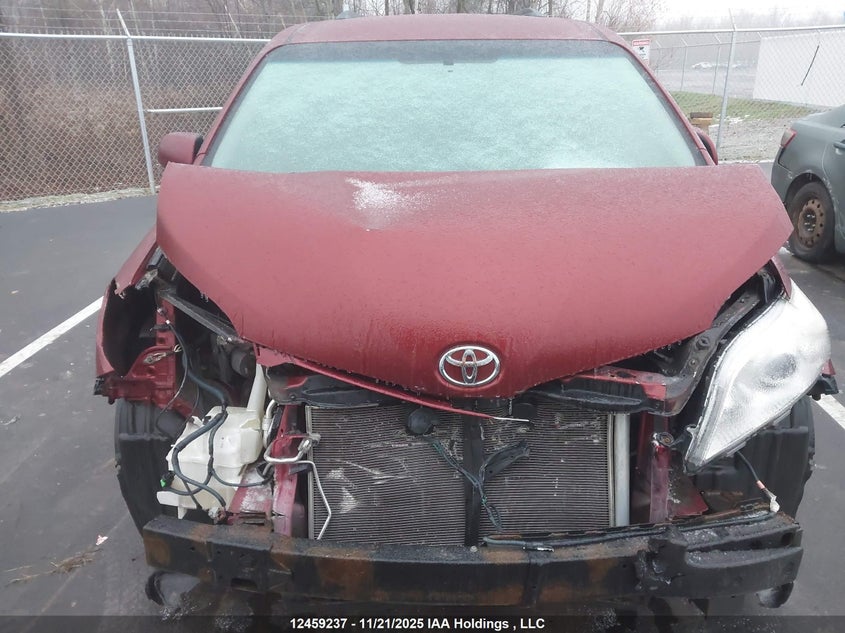 5TDKK3DC5FS626948 2015 TOYOTA SIENNA photo no. 13