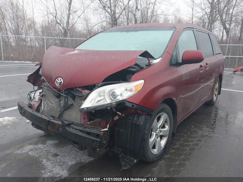 5TDKK3DC5FS626948 2015 TOYOTA SIENNA photo no. 6