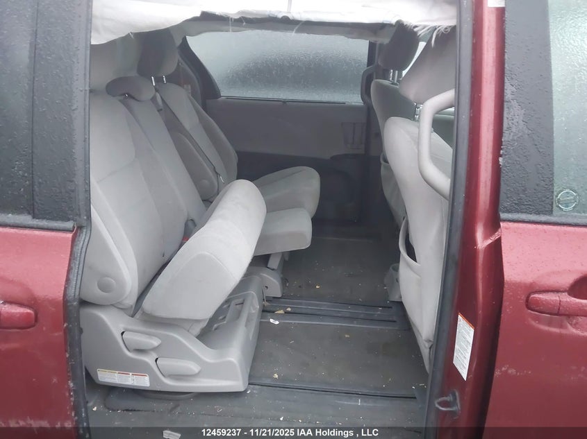 5TDKK3DC5FS626948 2015 TOYOTA SIENNA photo no. 8