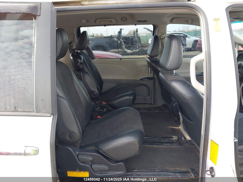 5TDXK3DC8DS297939 2013 TOYOTA SIENNA photo no. 8