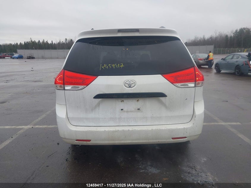 5TDZK3DC9ES449088 2014 TOYOTA SIENNA photo no. 17