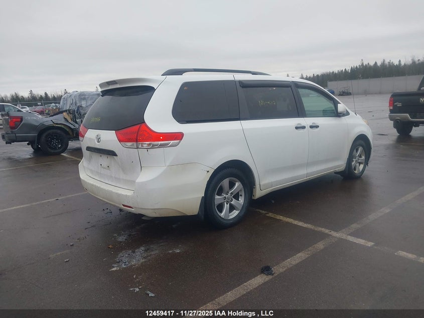 5TDZK3DC9ES449088 2014 TOYOTA SIENNA photo no. 4